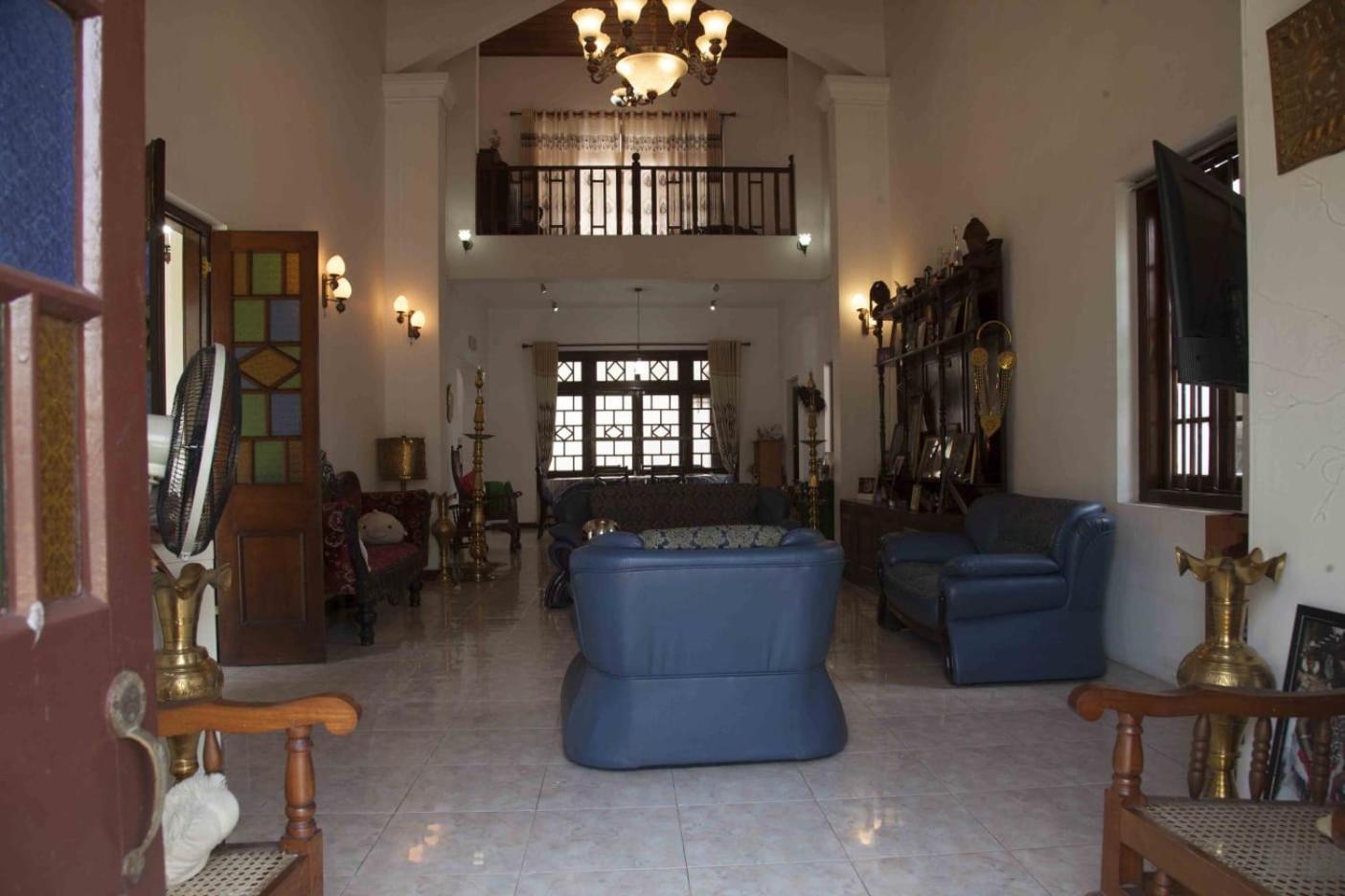 Antique Tourists Lodge 캔디 외부 사진