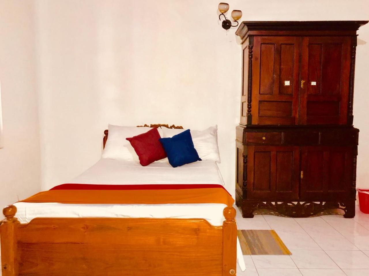 Antique Tourists Lodge 캔디 외부 사진