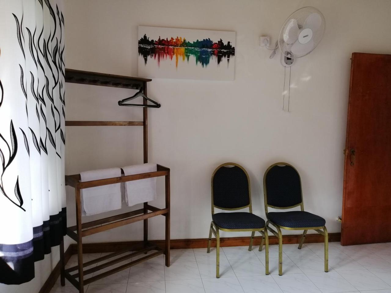 Antique Tourists Lodge 캔디 외부 사진