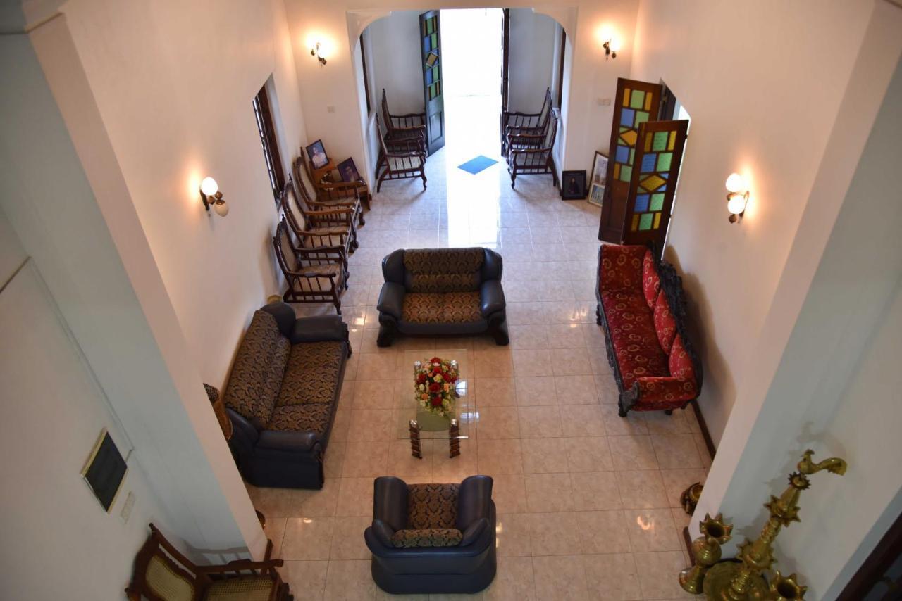 Antique Tourists Lodge 캔디 외부 사진