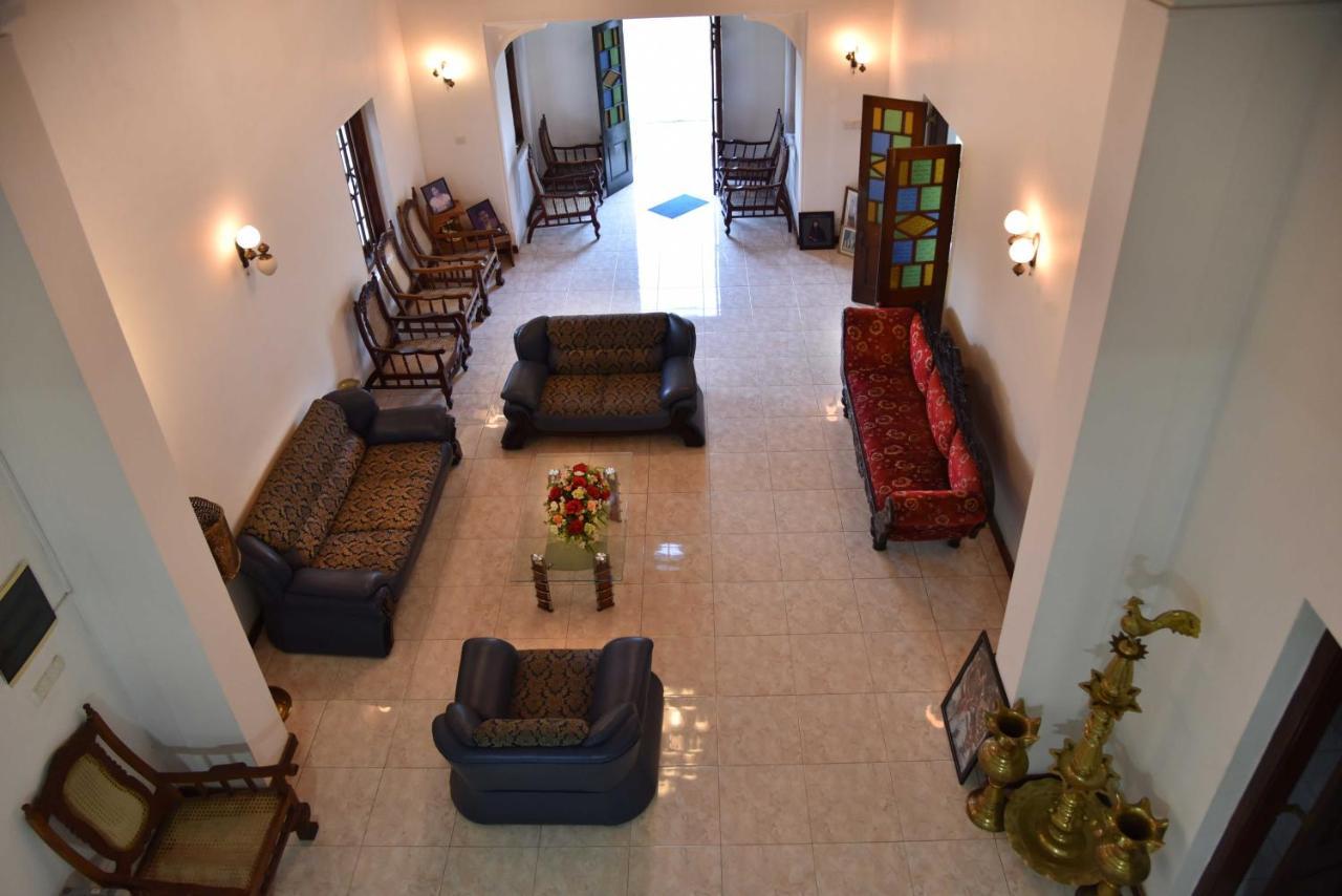 Antique Tourists Lodge 캔디 외부 사진